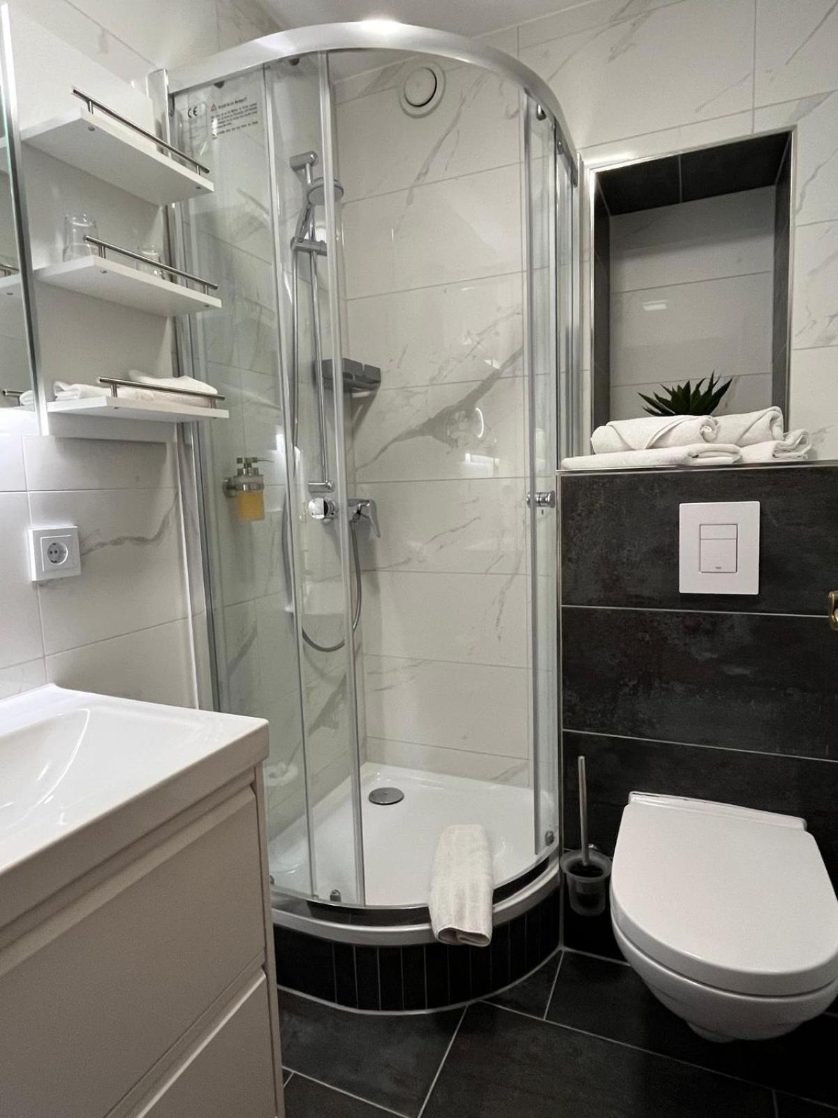 Hotel Markgraf Бад Белинген Екстериор снимка