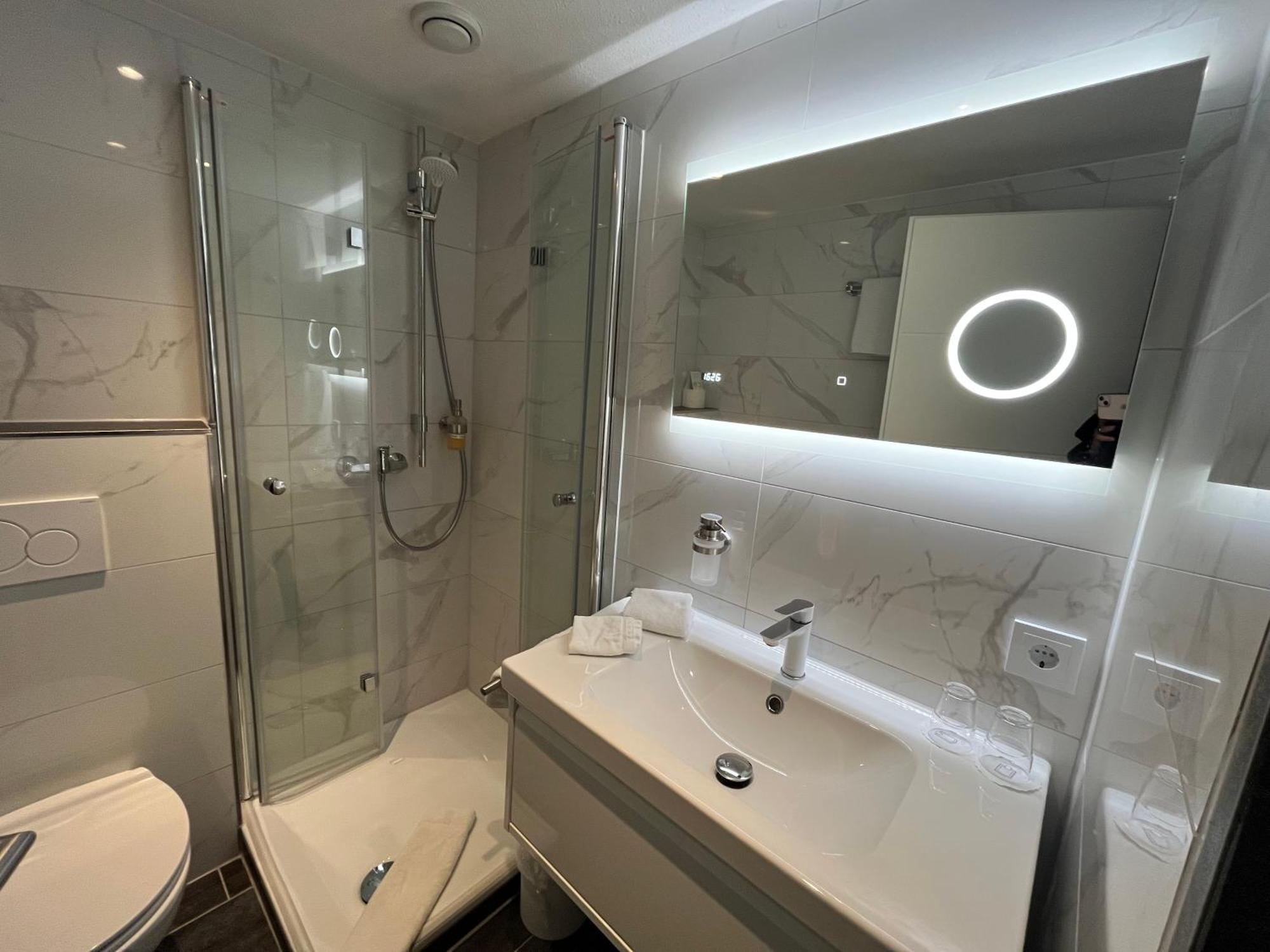 Hotel Markgraf Бад Белинген Екстериор снимка